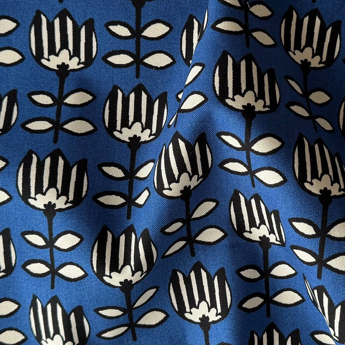 Scandi Striped Tulips Blue Lighter Weight Cotton Canvas (Made in Japan)