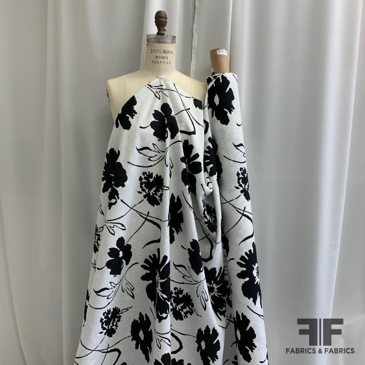 Large-Scale Floral Jacquard Woven Cotton - Black/White
