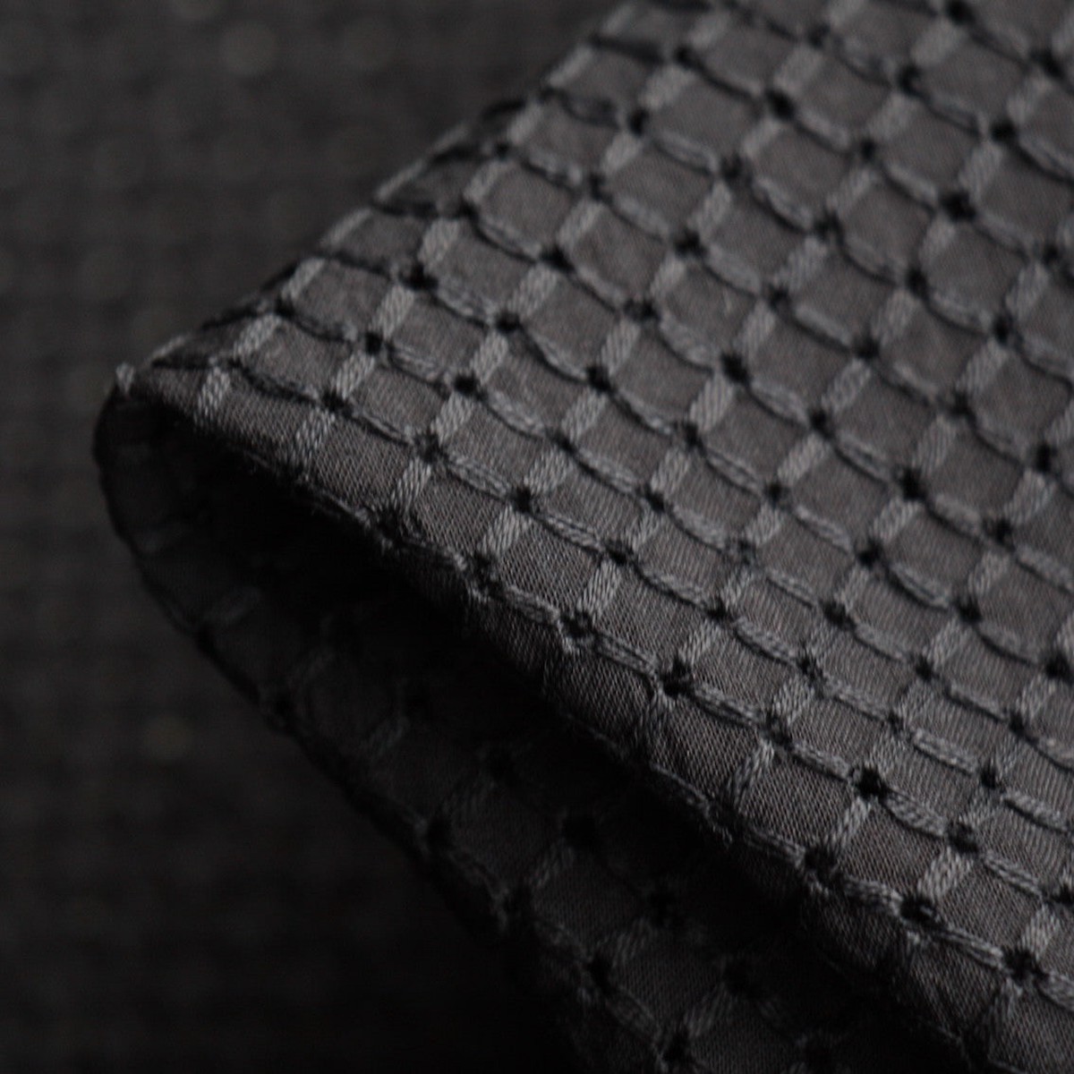 Eyelet Spot Black