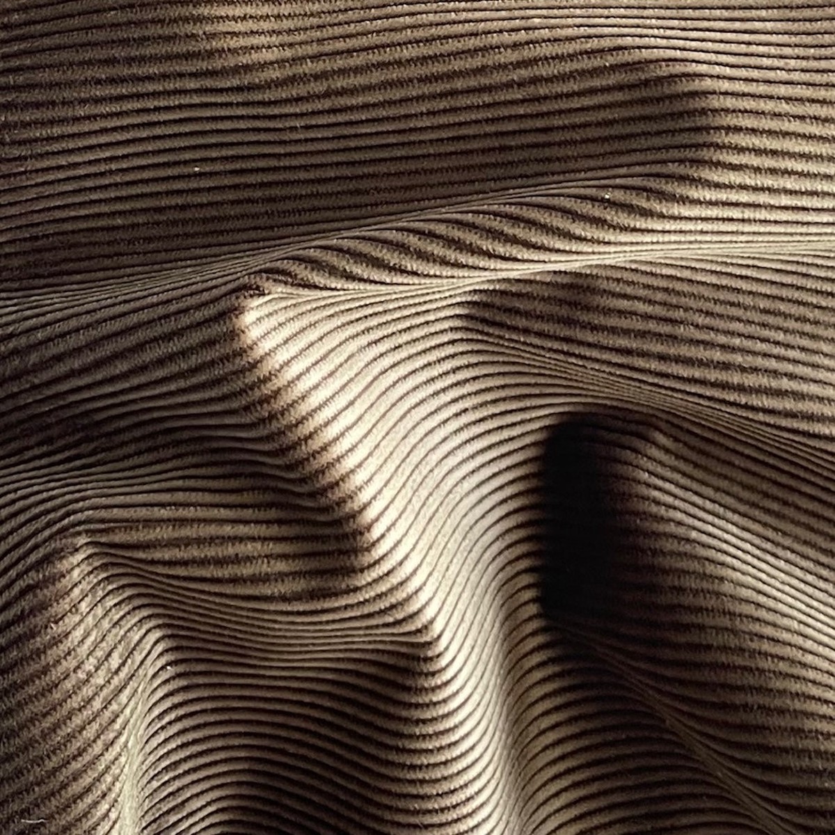 High-End Relic Bronze Stretch Mid-Wale Cotton Corduroy (Made in Italy)