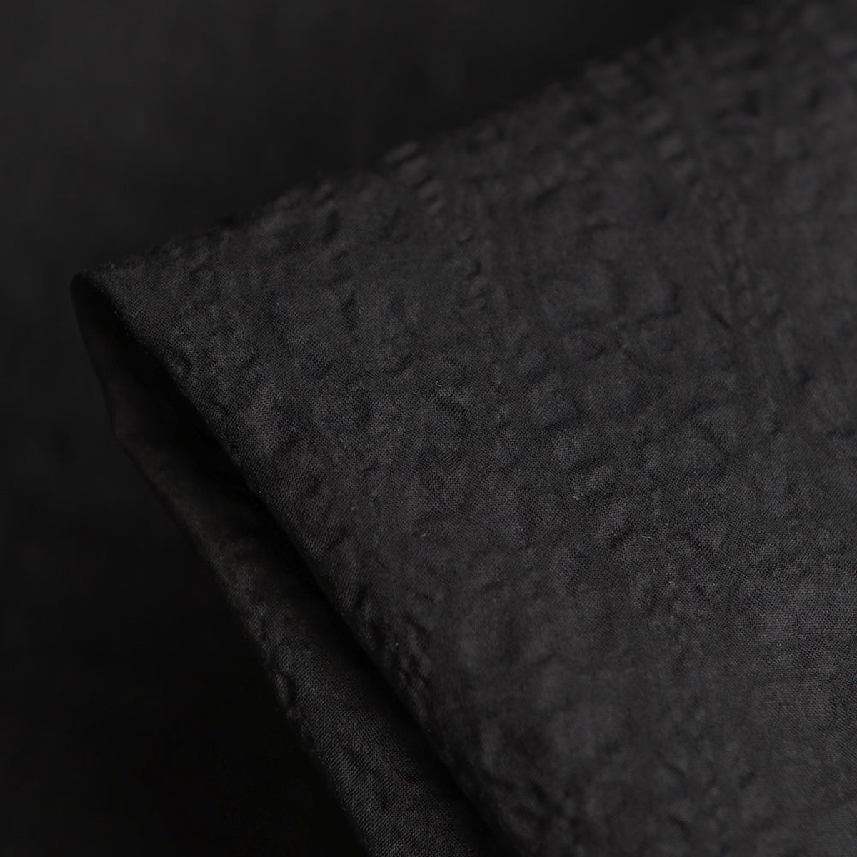 Daiya Black Seersucker Cotton
