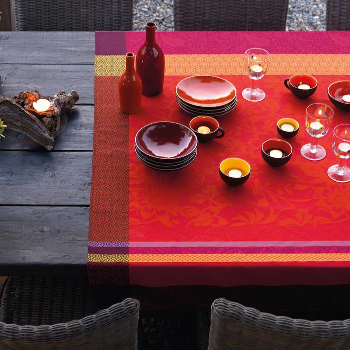 Le Jacquard Franais- Provence Strawberry Coated Cotton Tablecloth (69X126)