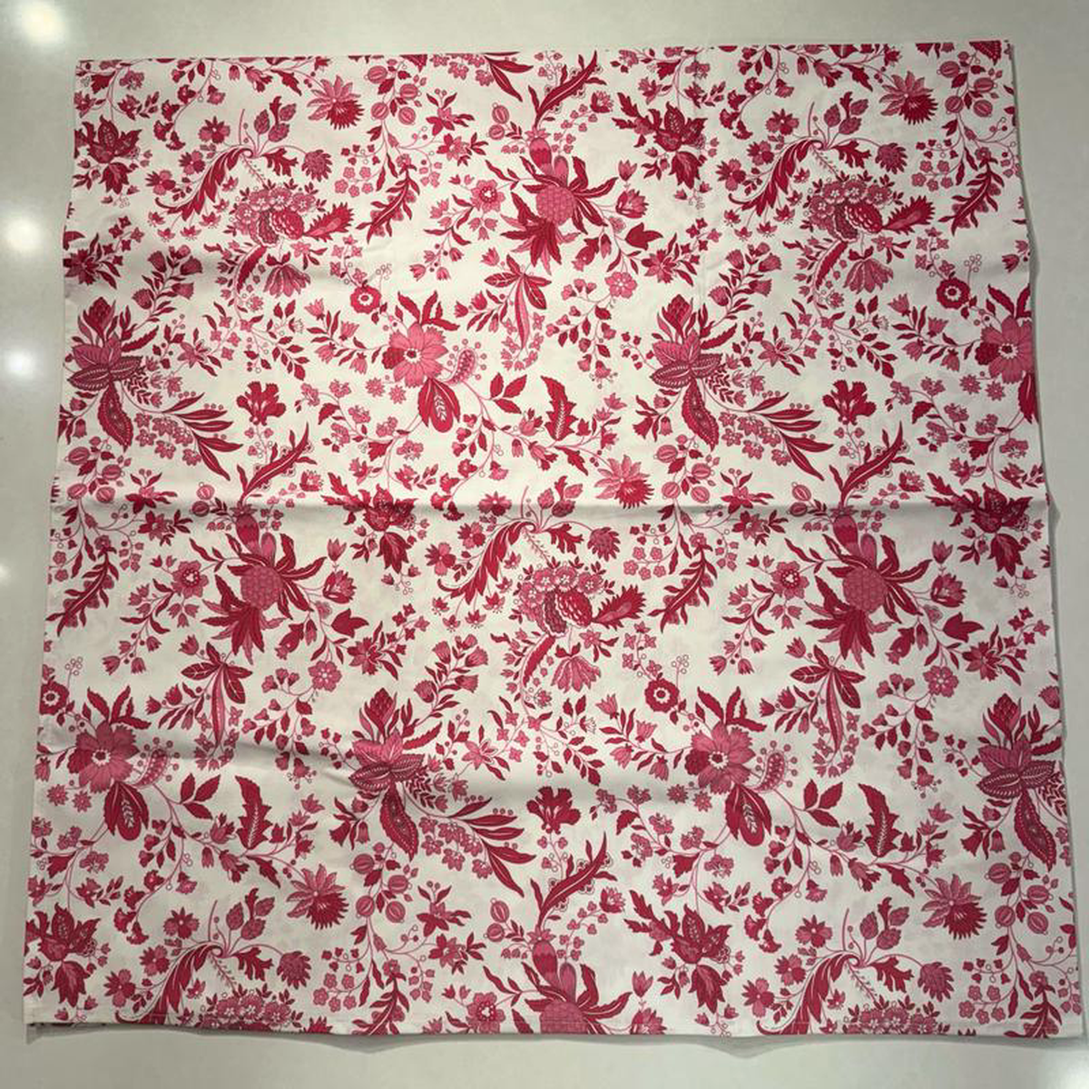 Le Cluny- Provence Versailles White & Red Tablecloth (6096)