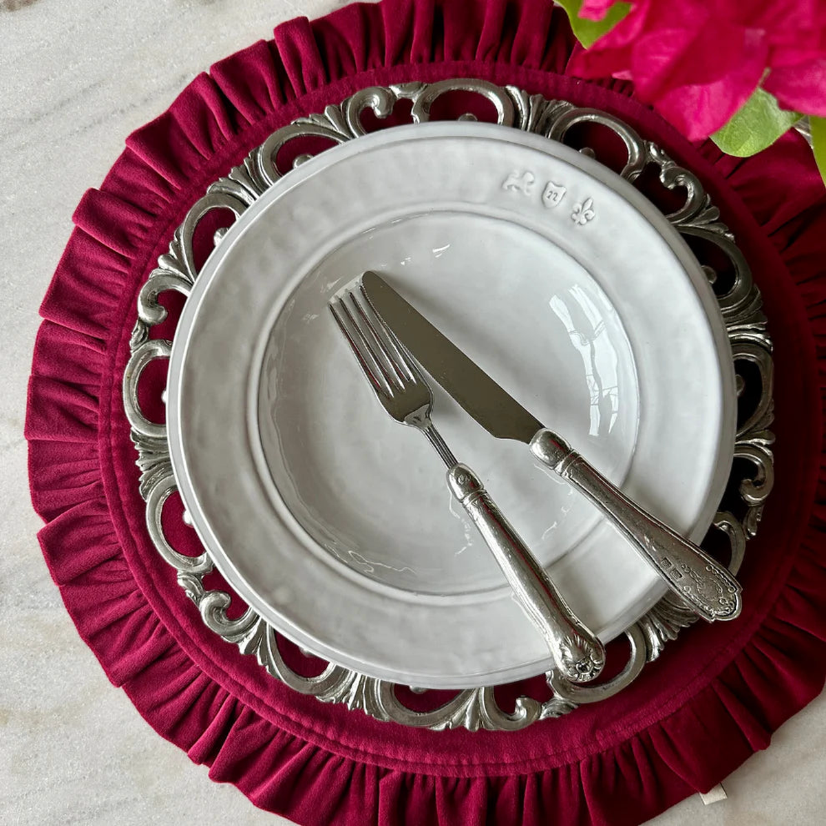 Arte Italica Round Ruffle Velvet Placemat Garnet