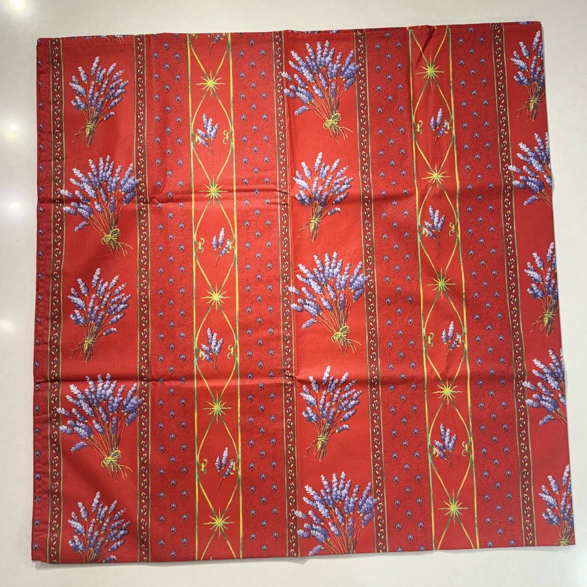 Le Cluny- Provence Lavender Red Tablecloth (60x 96)