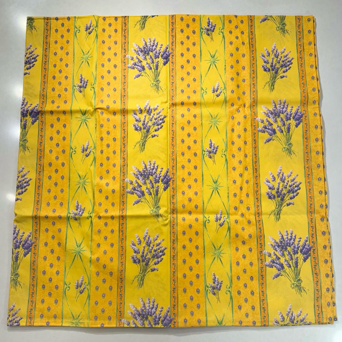 Le Cluny- Provence Lavender Yellow Tablecloth (58 Square)