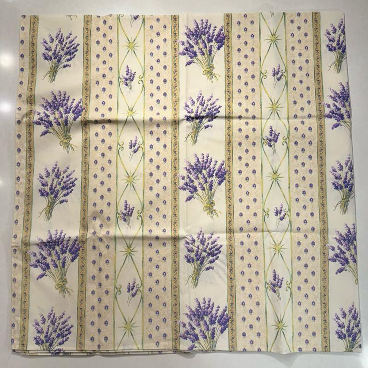 Le Cluny- Provence Lavender Creme Tablecloth (58 Square)