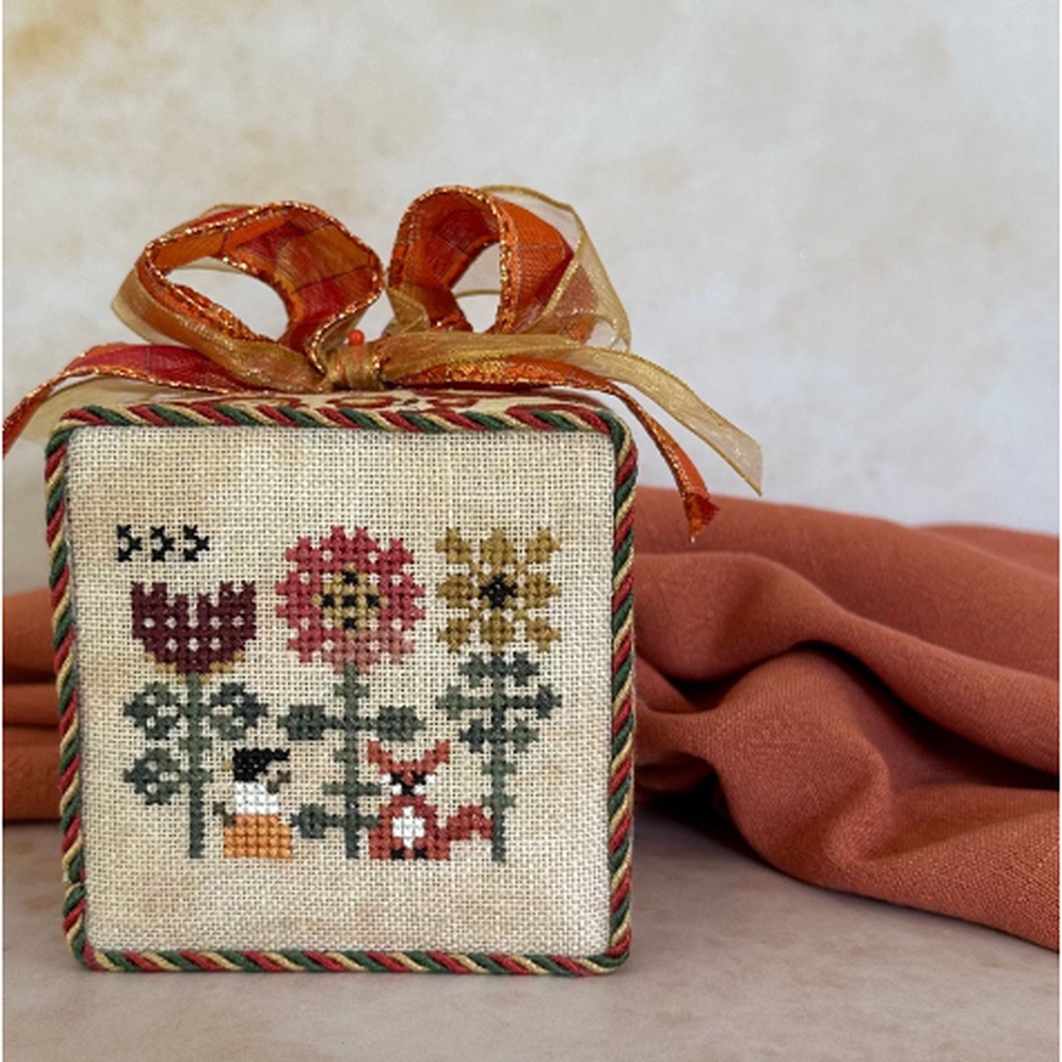 Heart in Hand ~ Harvest Frill Pattern