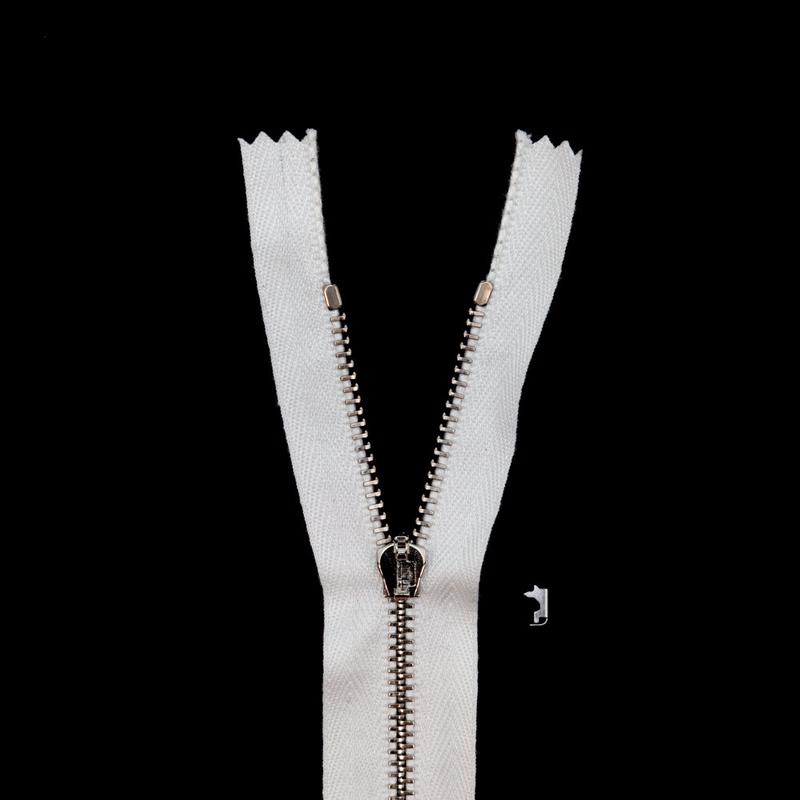 Mood Exclusive Italian White and Silver T3 Closed End Metal Zipper - 9"