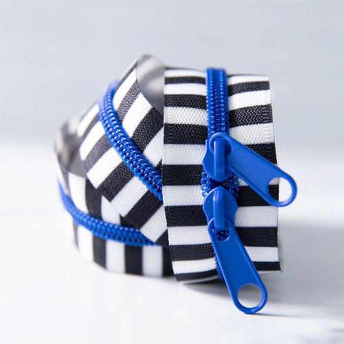 Black 038 White 308221 Zipper B Ribo Blue Stitch Supply Co SSC-Z03