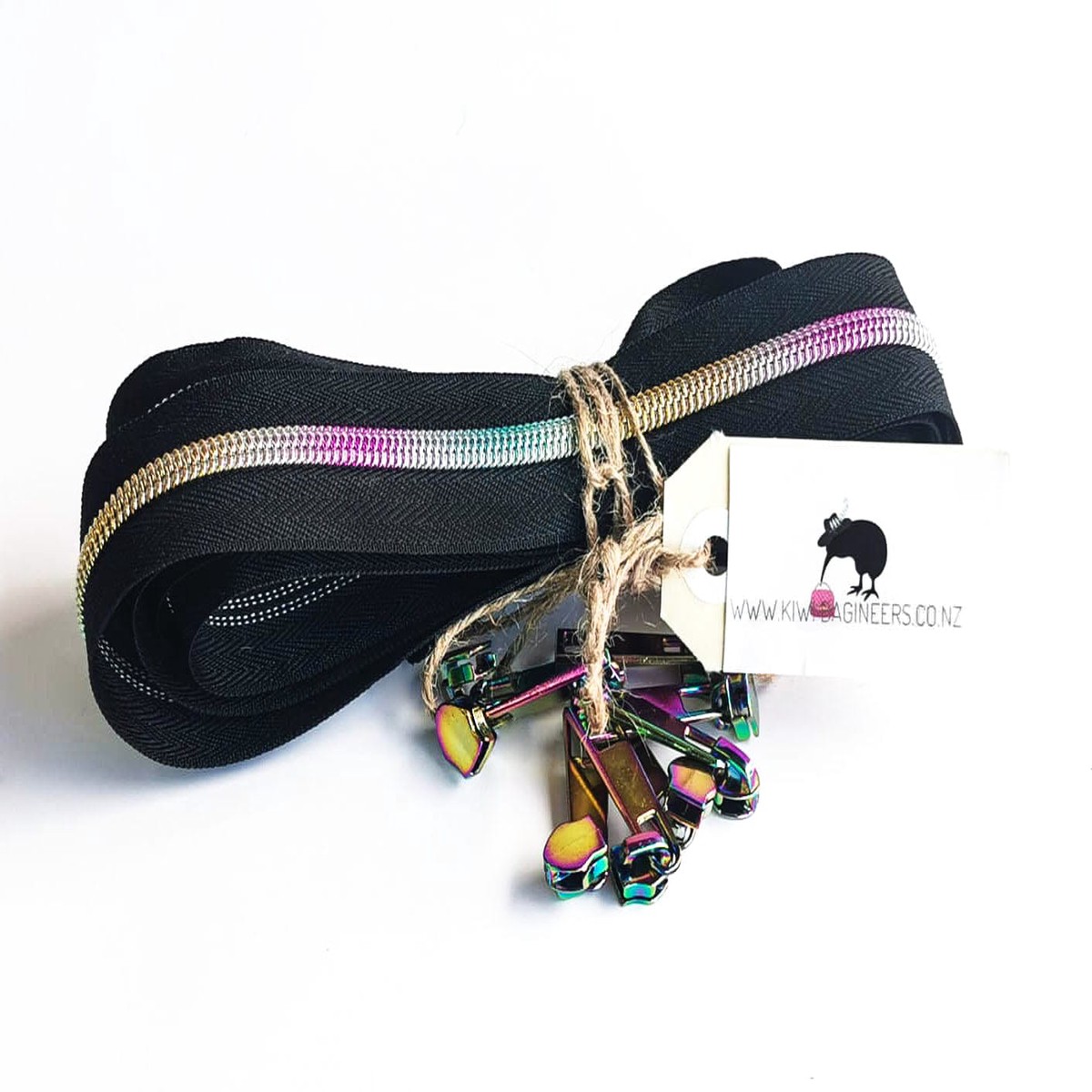 Zipper by the Metre. 2.5m of #5 Zipper tape with 8 Zipper Sliders/Pullers By Kiwi Bagineers