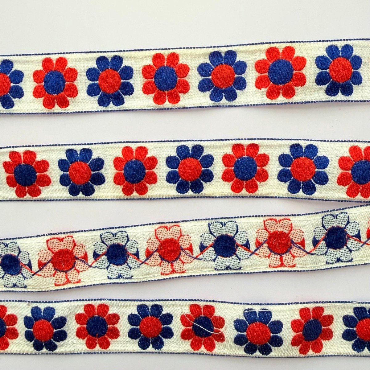 Vintage Retro Summer Daisies Ribbon