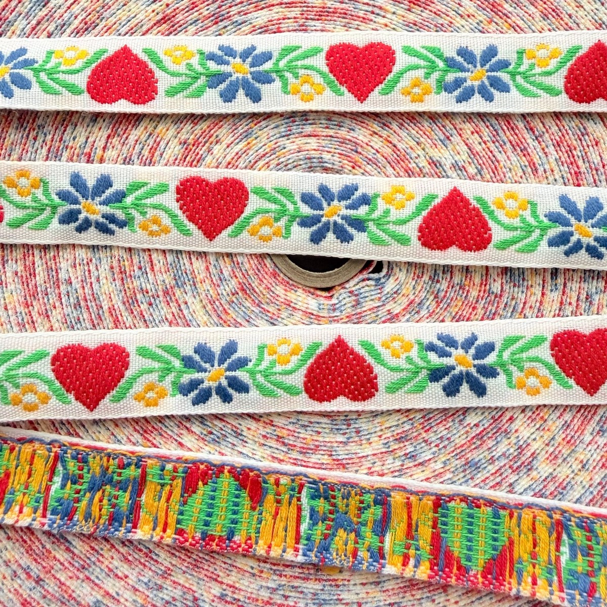 Vintage Scandi Heart Trim