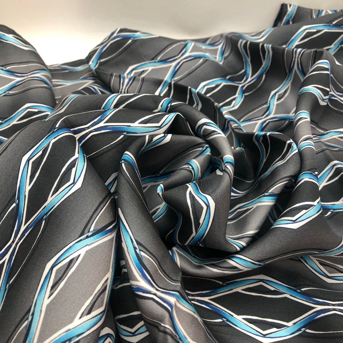 Barbwire Grey - Poly Lining - 1.15M Bundles