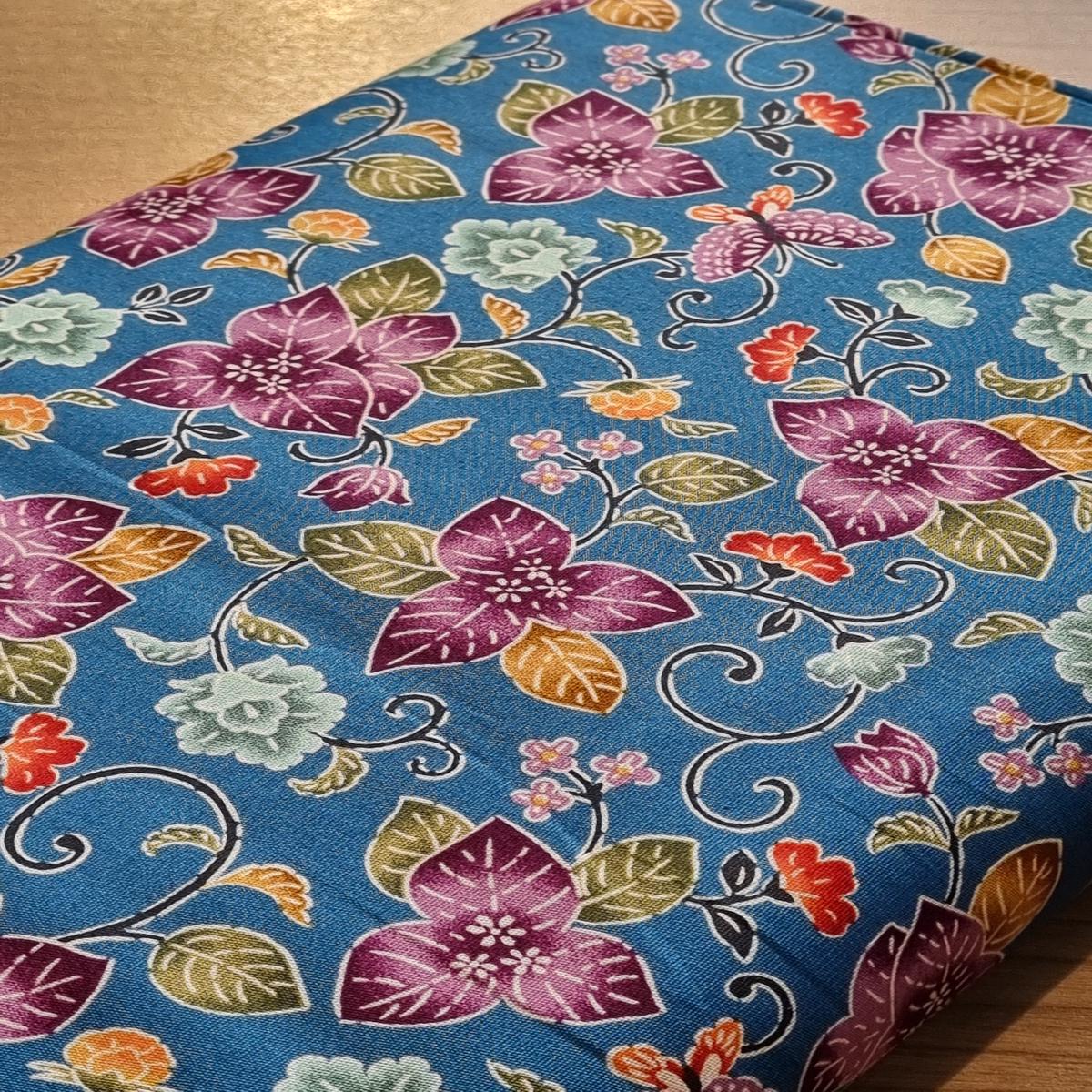 Japanese cotton poplin - Hello from Naha bright blue background (price per 10cm)