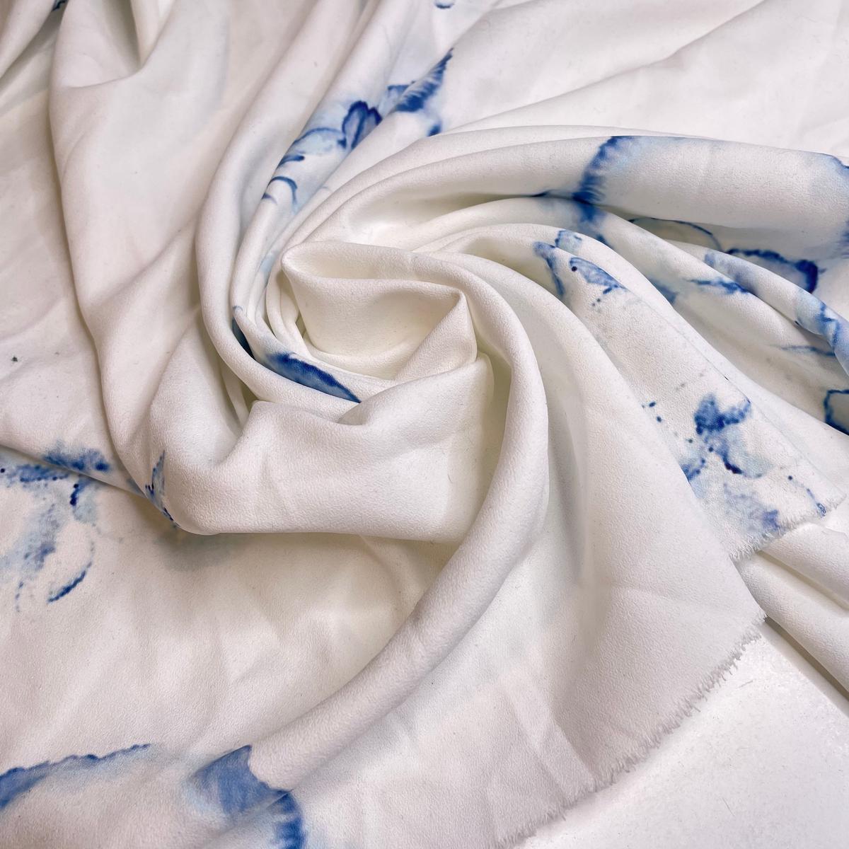 UB - Island Queen - Poly Woven - White/Blue Floral - 1.9M Bundle