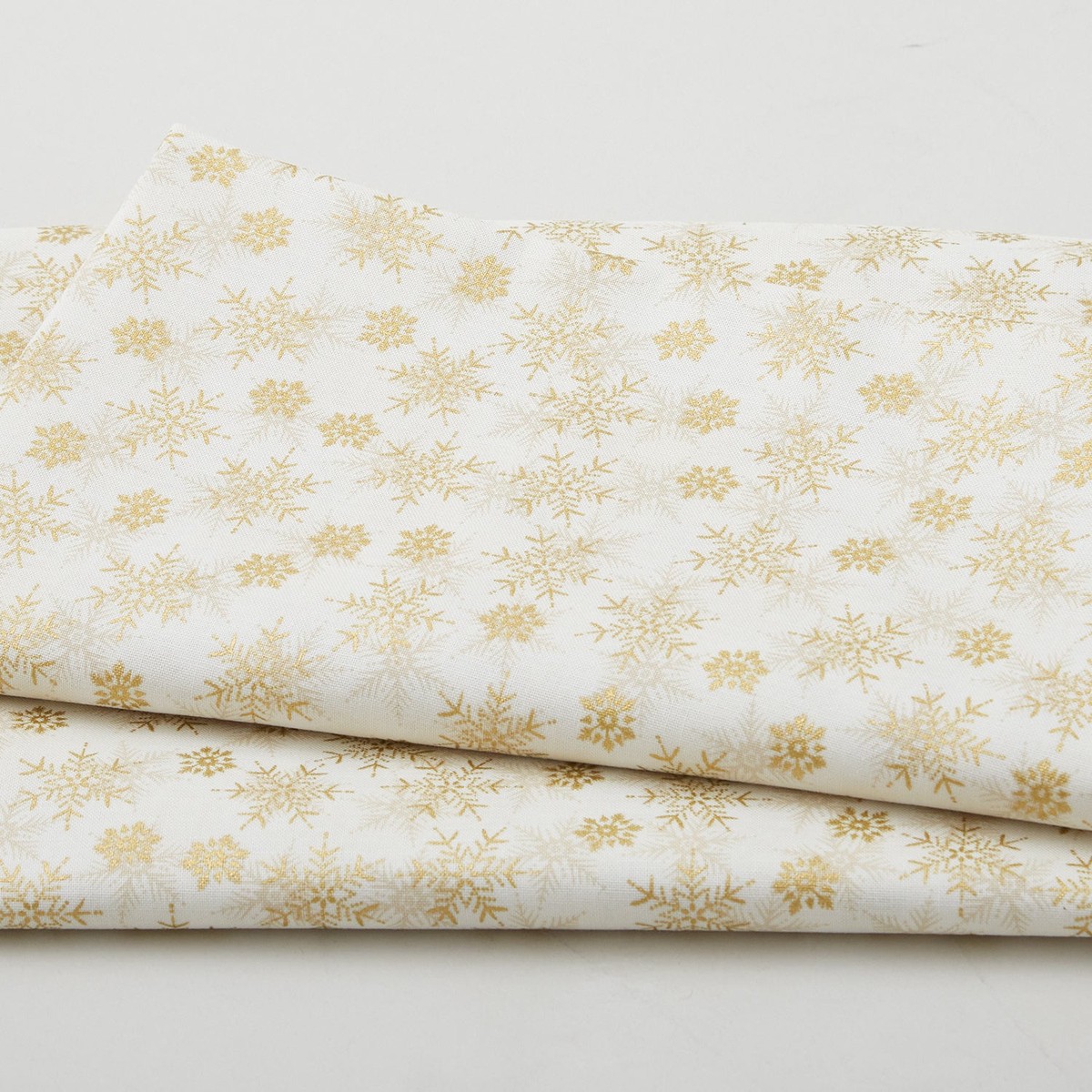We Love Christmas - Small Snowflake Cream/Gold 2 Yard Cut