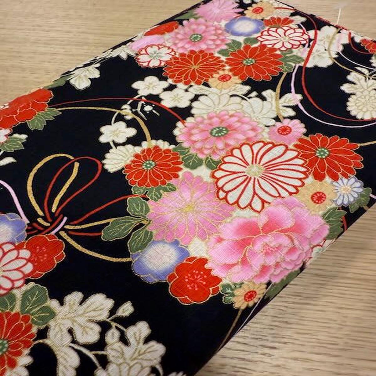 Hana no michi - Japanese cloth with textured background - black (price for 10cm)
