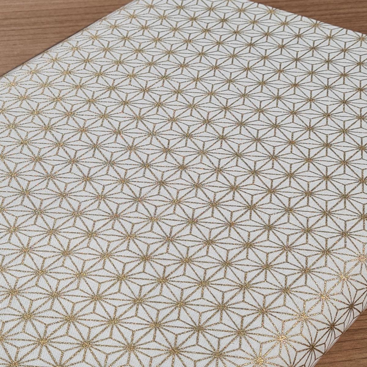 Japanese fabrics - Golden hemp leaf pattern on white background (price per 10cm)