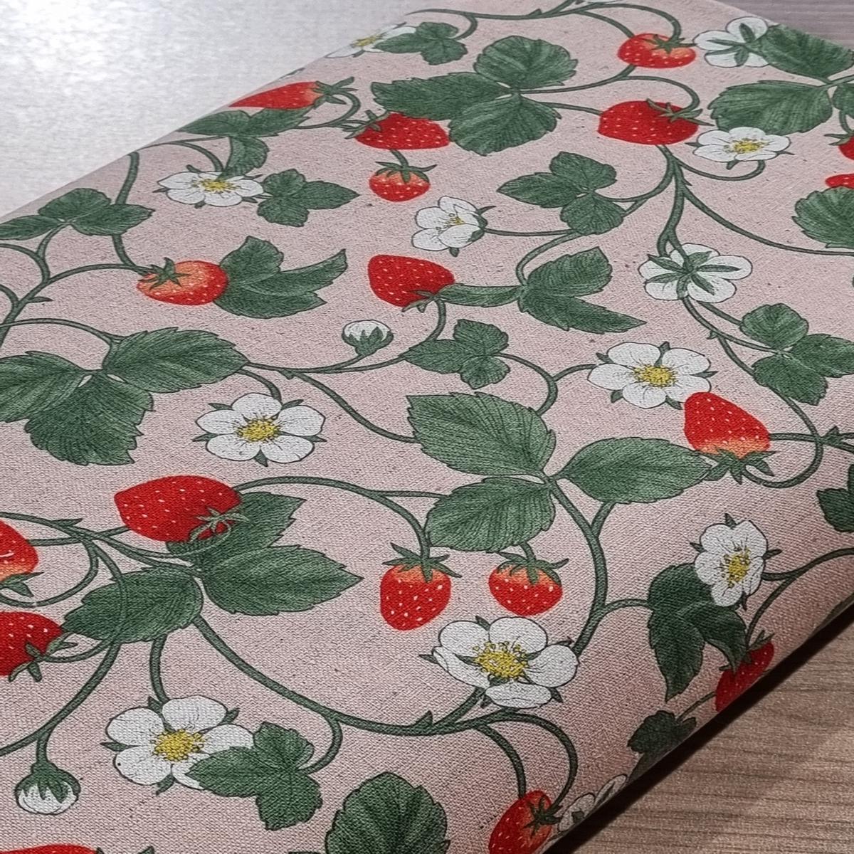 Japanese Canvas "Ichigo - The Pretty Strawberries" pink background (price for 10cm)