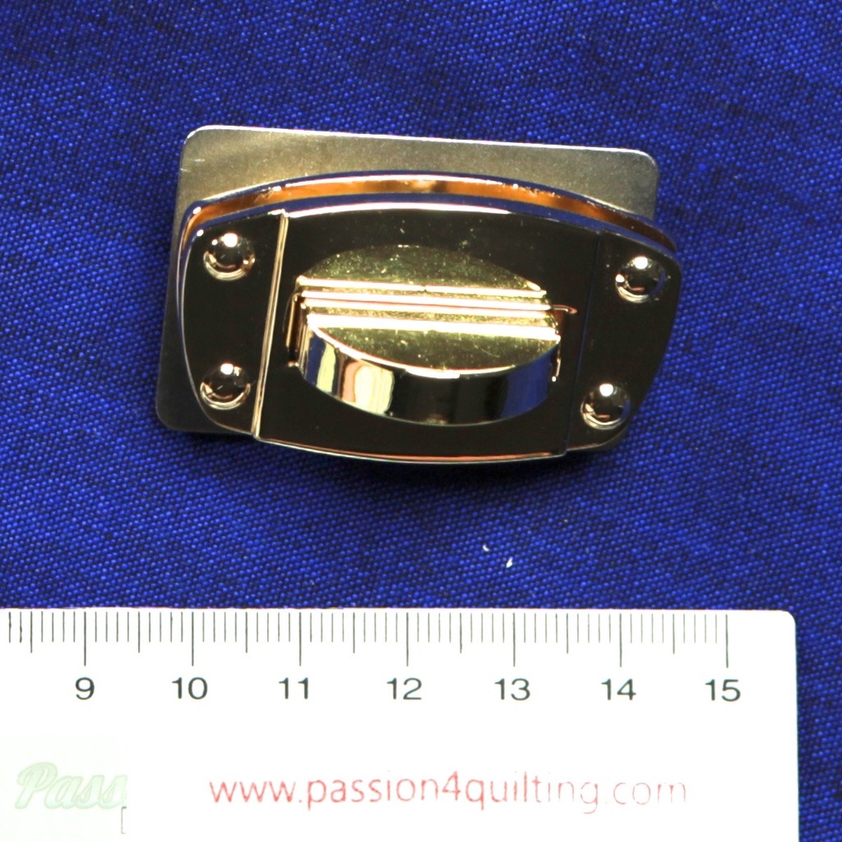 Twist & turn barrel shape lock 45x30 mm in gold